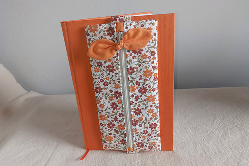 Astuccio da agenda piccolo - cotone 100% Fiorellini arancio e marrone, fatto a mano