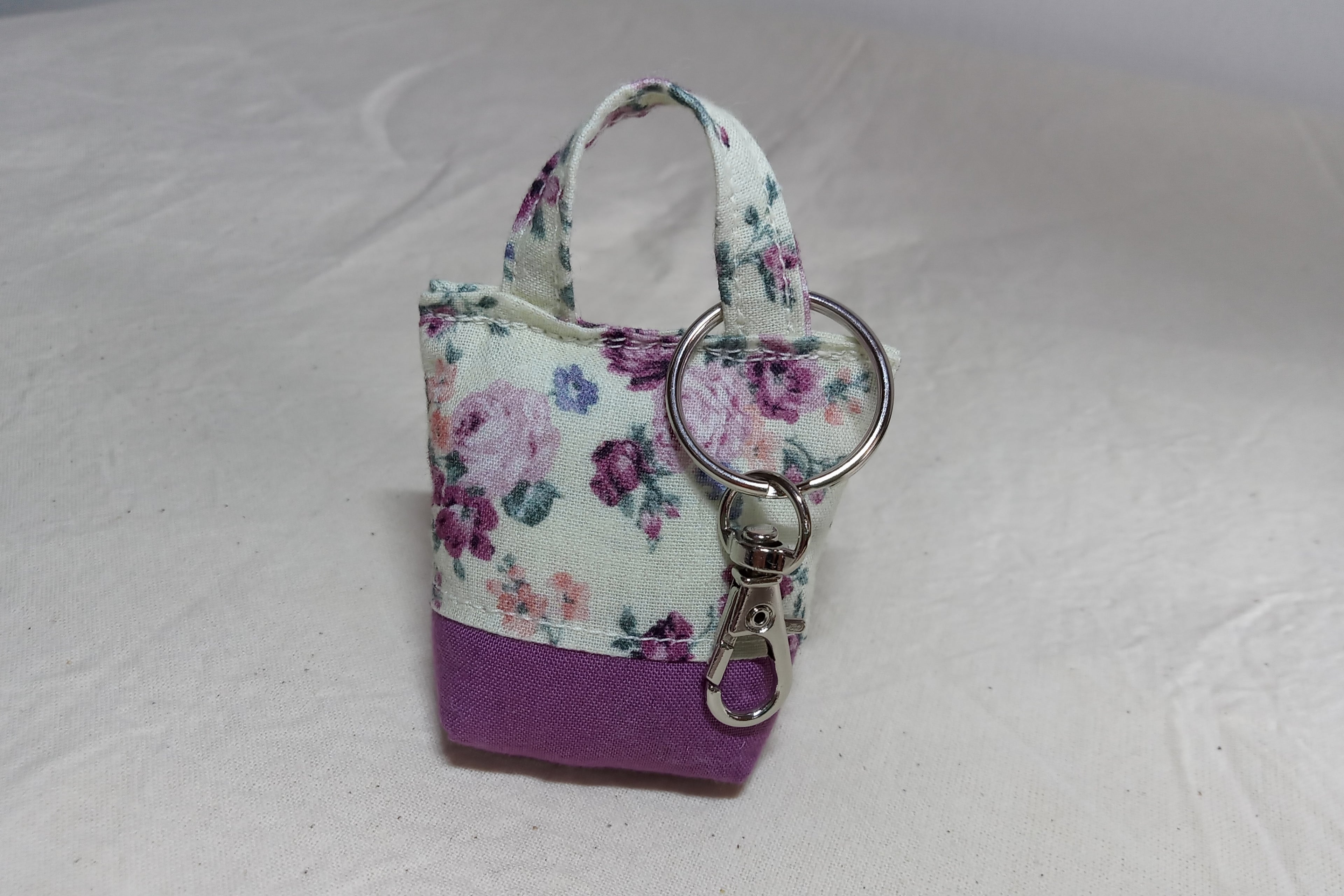 Portachiavi mini borsa artigianale – Pezzo unico fatto a mano
