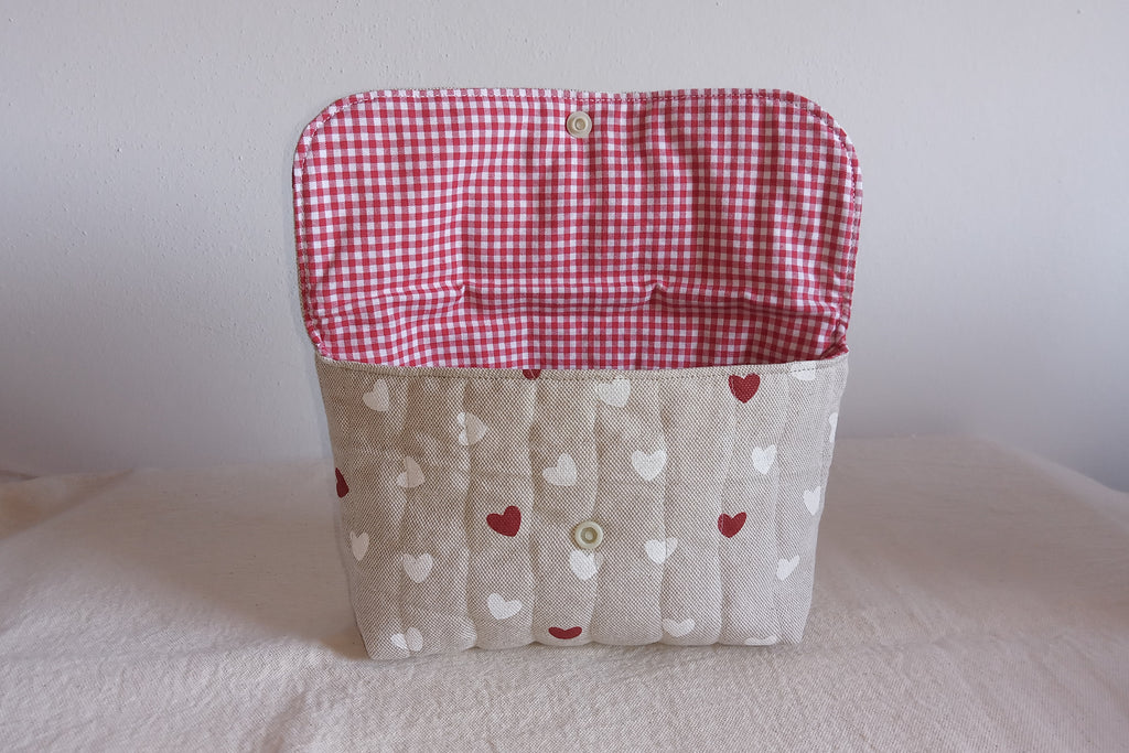 Pochette trapuntata con bottone - Cuori
