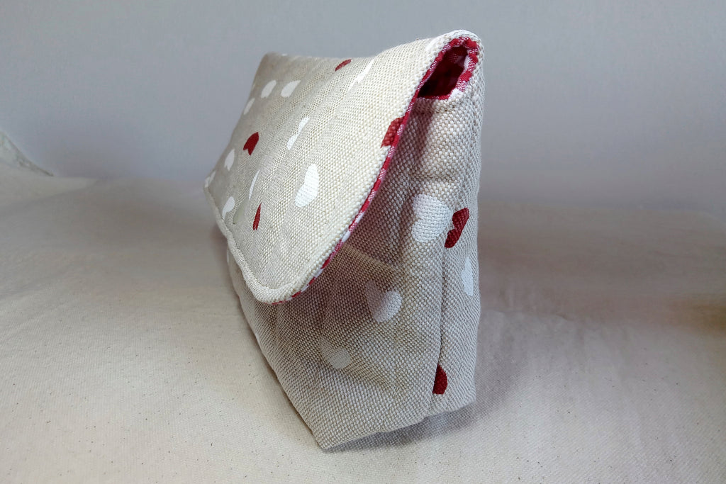 Pochette trapuntata con bottone - Cuori